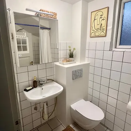 Hyggeligt Stort Vaerelse Midt I Ribes Gamle Bydel