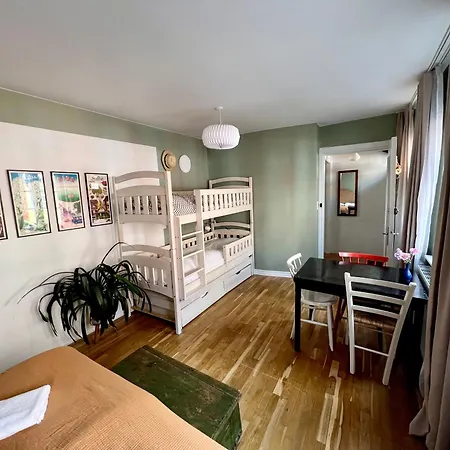 Homestay Hyggeligt Stort Vaerelse Midt I Ribes Gamle Bydel *