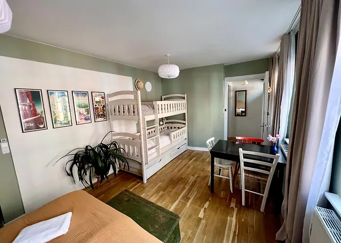 Homestay Hyggeligt Stort Vaerelse Midt I Ribes Gamle Bydel *